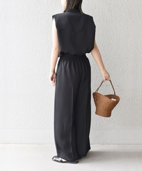 SHIPS（シップス）の「〈洗濯機可能〉ポケットドロストオールインワン◇（つなぎ/オールインワン・レディース・ブラック/ベージュ系・38/36）」の13枚目の写真