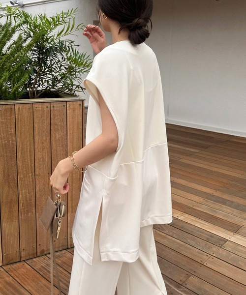 CAPRICIEUX LE'MAGE(カプリシューレマージュ)の「深Vストレッチベスト(ベスト・レディース・ブラック/ホワイト系その他・FREE)」の14枚目の写真