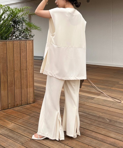 CAPRICIEUX LE'MAGE(カプリシューレマージュ)の「深Vストレッチベスト(ベスト・レディース・ブラック/ホワイト系その他・FREE)」の18枚目の写真