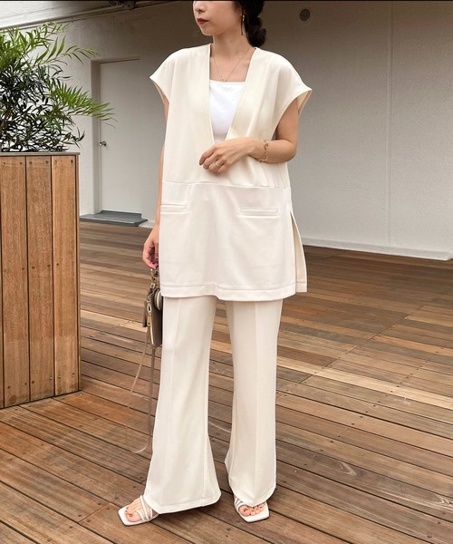 CAPRICIEUX LE'MAGE(カプリシューレマージュ)の「深Vストレッチベスト(ベスト・レディース・ブラック/ホワイト系その他・FREE)」の19枚目の写真