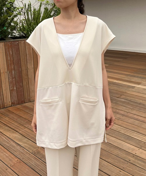 CAPRICIEUX LE'MAGE(カプリシューレマージュ)の「深Vストレッチベスト(ベスト・レディース・ブラック/ホワイト系その他・FREE)」の22枚目の写真