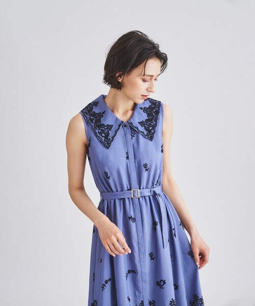 GRACE CONTINENTAL(グレースコンチネンタル)の「ビッグカラー刺繍ワンピース(ワンピース・レディース・ブラック/ブルー・36/38)」の5枚目の写真