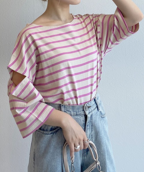 w closet(ダブルクローゼット)の「ボーダーショルダースリットTシャツ(Tシャツ/カットソー・レディース・ホワイト×ピンク/ブルー系その他/ブラウン系その他/ブラック×ホワイト/ホワイト×ブラウン/ホワイト系その他/ブラウン系その他2/グレー系その他・FREE)」の6枚目の写真