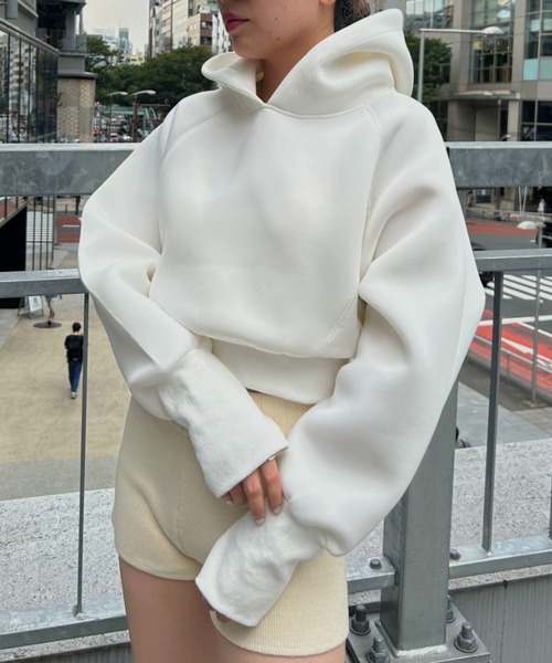 FIG&VIPER（フィグアンドバイパー）の「ボンディングショートパーカー（パーカー・レディース・ホワイト/ブラック・FREE）」の2枚目の写真