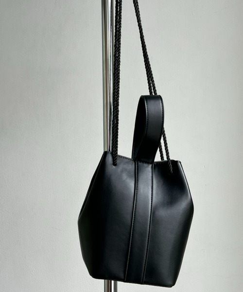 onetome（ワントゥーミー）の「バケットバッグ（ショルダーバッグ・レディース・ブラック/ブラウン/ライトグリーン・FREE）」の2枚目の写真