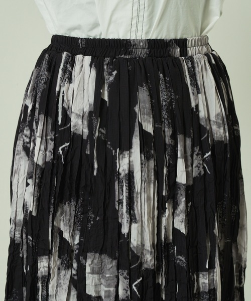 Lui's（ルイス）の「【22AW新色追加】アートプリントプリーツスカート（スカート・レディース・ブラック/アイボリー/ダークグレー・FREE）」の11枚目の写真