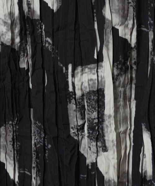 Lui's（ルイス）の「【22AW新色追加】アートプリントプリーツスカート（スカート・レディース・ブラック/アイボリー/ダークグレー・FREE）」の5枚目の写真