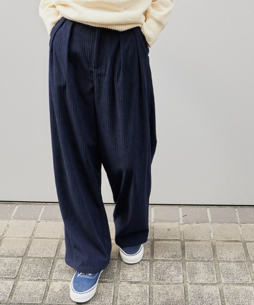 Auntie Rosa Holiday(アンティローザホリデー)の「ランダムコーデュロイタックワイドパンツ / サイズ展開あり(その他パンツ・レディース・ネイビー/アイボリー/イエロー・SMALL/MEDIUM)」の3枚目の写真