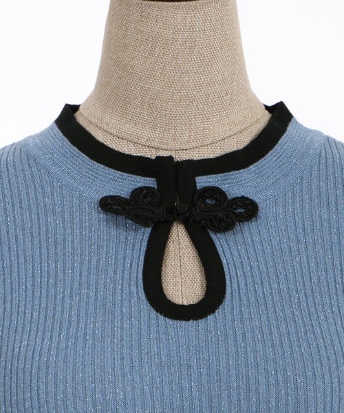 axes femme POETIQUE（アクシーズファムポエティック）の「チャイナボタンラメニットプルオーバー（Tシャツ/カットソー・レディース・ブラック/ブルー/ピンク・MEDIUM）」の10枚目の写真