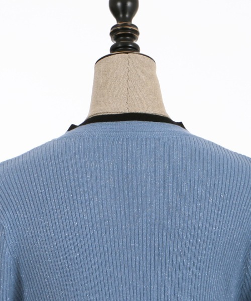 axes femme POETIQUE（アクシーズファムポエティック）の「チャイナボタンラメニットプルオーバー（Tシャツ/カットソー・レディース・ブラック/ブルー/ピンク・MEDIUM）」の11枚目の写真