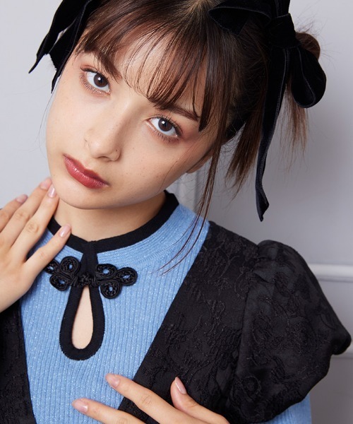 axes femme POETIQUE（アクシーズファムポエティック）の「チャイナボタンラメニットプルオーバー（Tシャツ/カットソー・レディース・ブラック/ブルー/ピンク・MEDIUM）」の4枚目の写真