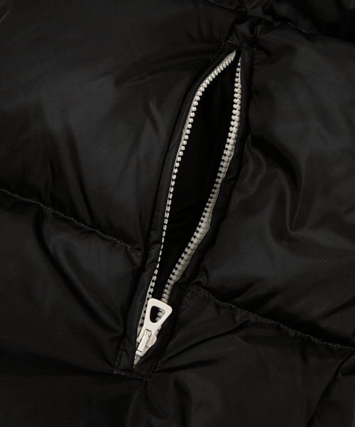 Palm Angels（パームエンジェルス）の「CLASSIC TRACK DOWN JACKET（ダウンジャケット/コート・メンズ・ブラック×ホワイト・M/L）」の6枚目の写真