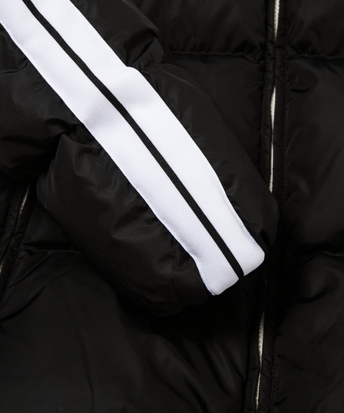 Palm Angels（パームエンジェルス）の「CLASSIC TRACK DOWN JACKET（ダウンジャケット/コート・メンズ・ブラック×ホワイト・M/L）」の4枚目の写真