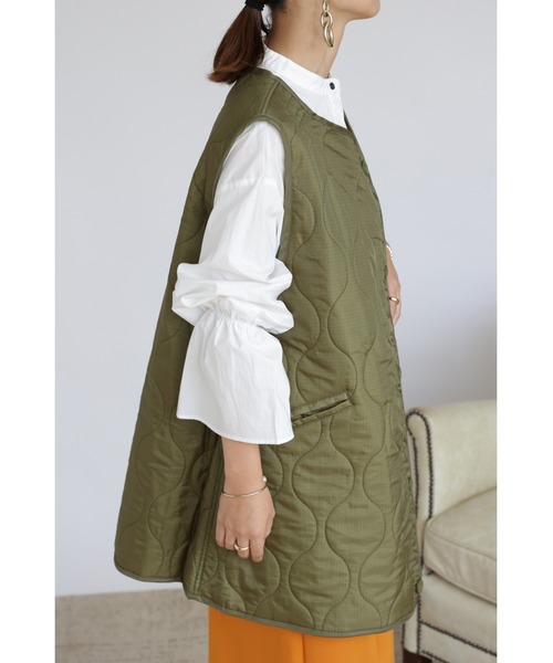 &. NOSTALGIA（アンドドットノスタルジア）の「【ZOZO限定】キルティングアシンメトリーベスト（ベスト・レディース・ブラック/カーキ・FREE）」の17枚目の写真