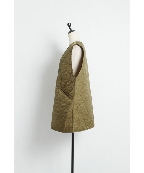 &. NOSTALGIA（アンドドットノスタルジア）の「【ZOZO限定】キルティングアシンメトリーベスト（ベスト・レディース・ブラック/カーキ・FREE）」の22枚目の写真