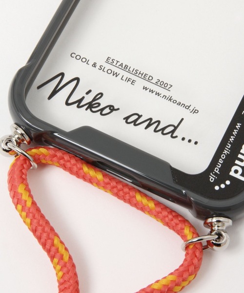 niko and...(ニコアンド)の「オリジナルニコロゴコード付きiPhoneケース (13/14兼用)(スマホケース/カバー・レディース・ピンク/ブラック/ブルー・0)」の6枚目の写真
