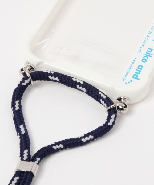 niko and...(ニコアンド)の「オリジナルニコロゴコード付きiPhoneケース (13/14兼用)(スマホケース/カバー・レディース・ピンク/ブラック/ブルー・0)」の10枚目の写真