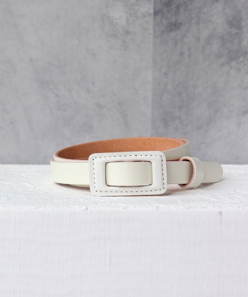 florist（フローリスト）の「【無段階調節可能】【本革】スクエアバックル細ベルト（ベルト・レディース・ダークブラウン/バーガンディー/ブラウン/レッド/グリーン/ブラック/ホワイト/ベージュ・FREE）」の2枚目の写真