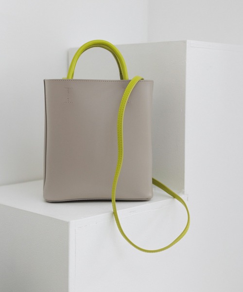 ADAM ET ROPE'（アダムエロペ）の「ダブルポケット2WAYバッグ（ショルダーバッグ・レディース・ブラック/グレー/オフホワイト/サックスブルー・FREE）」の3枚目の写真