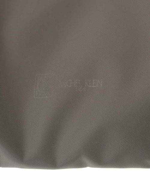 MK MICHEL KLEIN(エムケーミッシェルクラン)の「【人間工学デザイン】コンパクトショルダーバッグ(ショルダーバッグ・レディース・ブラック/グリーン/グレー・00)」の17枚目の写真