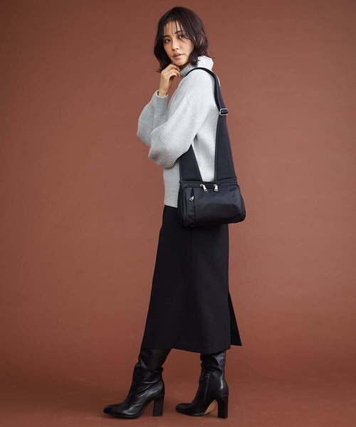 MK MICHEL KLEIN(エムケーミッシェルクラン)の「【人間工学デザイン】コンパクトショルダーバッグ(ショルダーバッグ・レディース・ブラック/グリーン/グレー・00)」の22枚目の写真