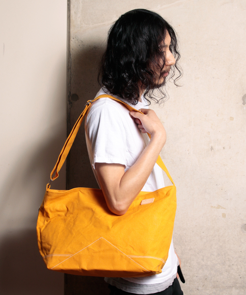 COSSHI（コッシ）の「COSSHI PARAFFIN CANVAS SHOULDER（ショルダーバッグ・メンズ・グレー/ブルー/イエロー・FREE）」の3枚目の写真