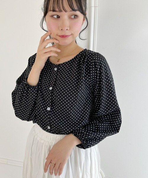 Loueme(ルエム)の「【23S/S 春夏新作】ドット柄ノーカラーブラウス(シャツ/ブラウス・レディース・アイボリー/ブラック・FREE)」の7枚目の写真