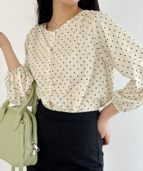 Loueme(ルエム)の「【23S/S 春夏新作】ドット柄ノーカラーブラウス(シャツ/ブラウス・レディース・アイボリー/ブラック・FREE)」の13枚目の写真