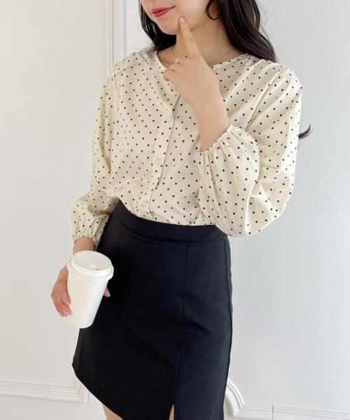 Loueme(ルエム)の「【23S/S 春夏新作】ドット柄ノーカラーブラウス(シャツ/ブラウス・レディース・アイボリー/ブラック・FREE)」の14枚目の写真