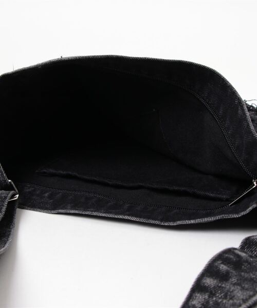 SPINNS（スピンズ）の「【A4サイズ収納可】デニムショルダーバッグ スター（ショルダーバッグ・レディース・ブラック/カーキ/ブラック系その他・ONESIZE）」の6枚目の写真