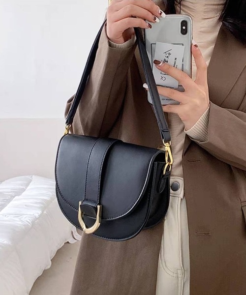 pumpkin port(パンプキンポート)の「2WAY ゴールドD管 ショルダーBAG(ショルダーバッグ・レディース・キャメル/ホワイト/ブラック・FREE)」の2枚目の写真
