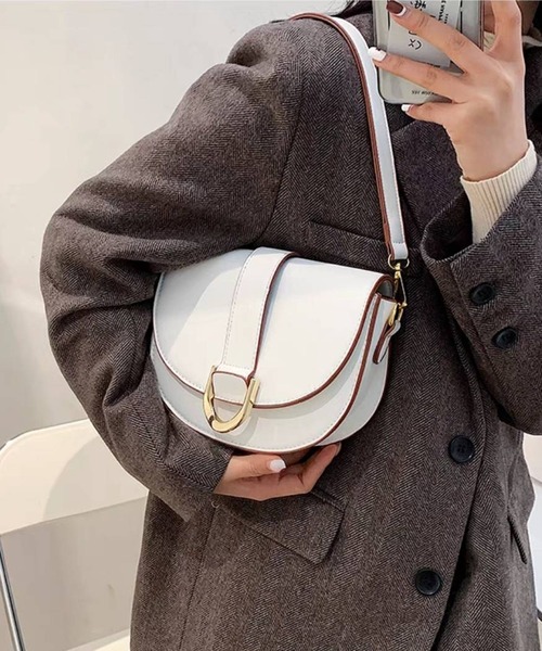 pumpkin port(パンプキンポート)の「2WAY ゴールドD管 ショルダーBAG(ショルダーバッグ・レディース・キャメル/ホワイト/ブラック・FREE)」の10枚目の写真