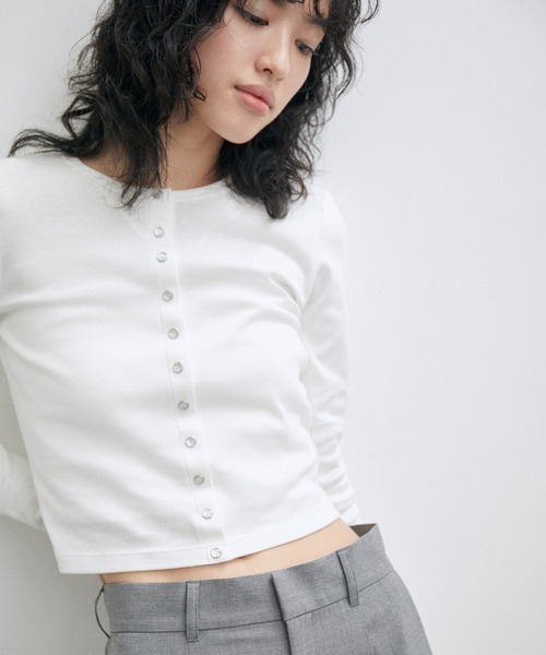 agnes b.（アニエスベー）の「【agnes b. pour ADAM ET ROPE'】RIB CD PRESSIONS（カーディガン/ボレロ・レディース・ブラック/オフホワイト・S）」の6枚目の写真