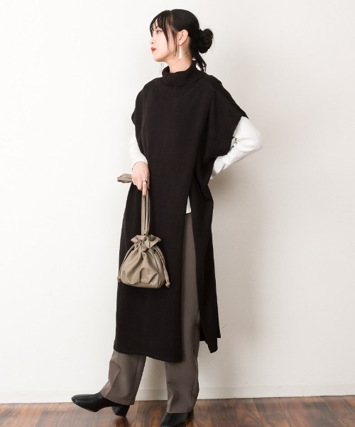 atONE(アットワン)の「atONE ハイネックロングベスト(ベスト・レディース・ブラック/モカ/ライトグレー・M-L/4L~5L/LL~3L)」の2枚目の写真