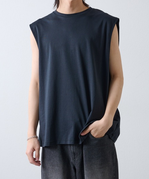 COLONY 2139（コロニートゥーワンスリーナイン）の「スマート半袖変形ノースリーブ（タンクトップ・メンズ・ホワイト/ブラック・MEDIUM/LARGE）」の4枚目の写真