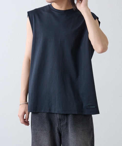 COLONY 2139（コロニートゥーワンスリーナイン）の「スマート半袖変形ノースリーブ（タンクトップ・メンズ・ホワイト/ブラック・MEDIUM/LARGE）」の6枚目の写真