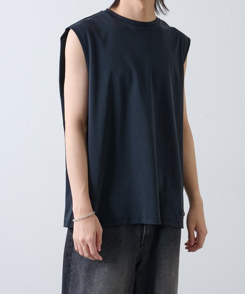 COLONY 2139（コロニートゥーワンスリーナイン）の「スマート半袖変形ノースリーブ（タンクトップ・メンズ・ホワイト/ブラック・MEDIUM/LARGE）」の7枚目の写真