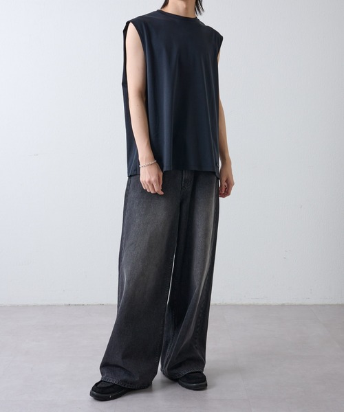 COLONY 2139（コロニートゥーワンスリーナイン）の「スマート半袖変形ノースリーブ（タンクトップ・メンズ・ホワイト/ブラック・MEDIUM/LARGE）」の13枚目の写真