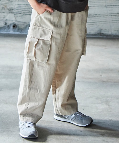 PAIRMANON STREET（ペアマノンストリート）の「【PAIRMANON STREET】ユニセックスワイドシルエットポケット付きカーゴパンツ（その他パンツ・キッズ・パープル/ブラック/ベージュ/カーキ・160/110/120/140/90/100/130/150）」の2枚目の写真