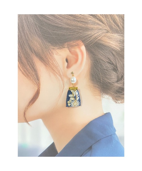 tone(トーン)の「【Hi-na】バロックパール×刺繍リボンタッセル ピアス(MA)(ピアス(両耳用)・レディース・ブラック/ピンクベージュ/ブルー/カーキ/ダークグリーン・FREE)」の12枚目の写真