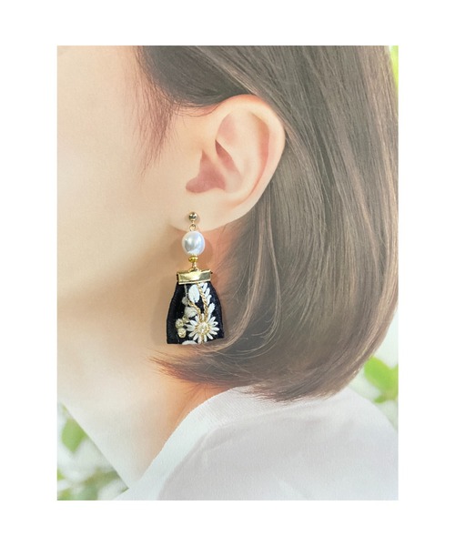 tone(トーン)の「【Hi-na】バロックパール×刺繍リボンタッセル ピアス(MA)(ピアス(両耳用)・レディース・ブラック/ピンクベージュ/ブルー/カーキ/ダークグリーン・FREE)」の8枚目の写真