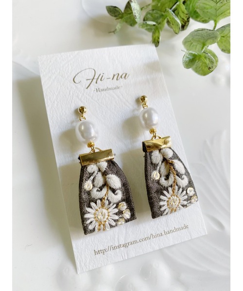 tone(トーン)の「【Hi-na】バロックパール×刺繍リボンタッセル ピアス(MA)(ピアス(両耳用)・レディース・ブラック/ピンクベージュ/ブルー/カーキ/ダークグリーン・FREE)」の16枚目の写真