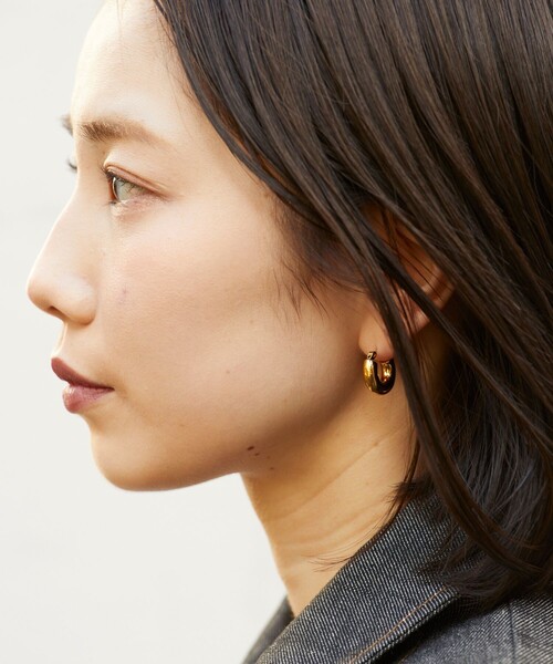 Aresense（アーセンス）の「esne/エスネ ミニフープピアス（ピアス（両耳用）・レディース・ゴールド/シルバー・ﾌﾘ-）」の4枚目の写真