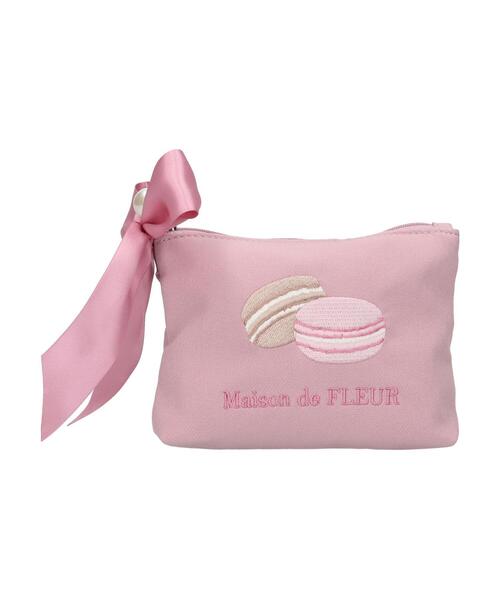 Maison de FLEUR（メゾンドフルール）の「マカロン柄刺繍ポーチ