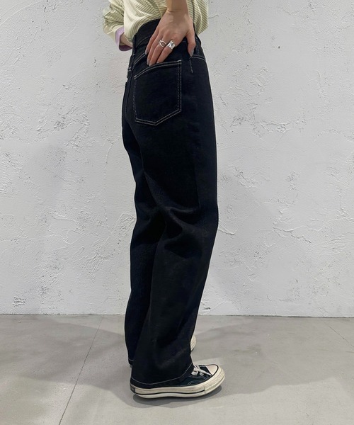 apres jour mignon（アプレジュールミニョン）の「ゆるストレートデニム【ZOZOTOWN限定アイテム】（デニムパンツ・レディース・ダークブルー/サックスブルー/ブラック・LARGE/X-LARGE/SMALL/MEDIUM）」の6枚目の写真