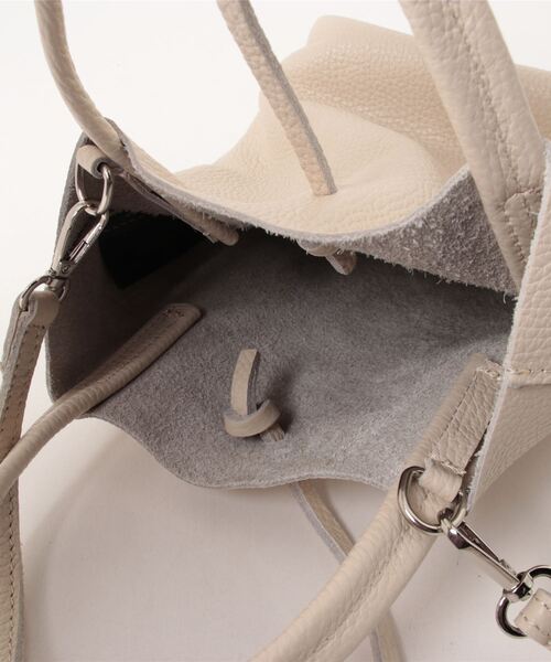 andrea cardone(アンドレアカルドネ)の「【andrea cardone/アンドレアカルドネ】レザー ミニ トートバッグ XSサイズ(トートバッグ・レディース・ベージュ/ブラック/ピンクゴールド/シルバー・FREE)」の10枚目の写真