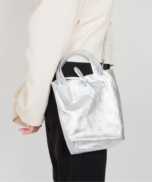 andrea cardone(アンドレアカルドネ)の「【andrea cardone/アンドレアカルドネ】レザー ミニ トートバッグ XSサイズ(トートバッグ・レディース・ベージュ/ブラック/ピンクゴールド/シルバー・FREE)」の13枚目の写真