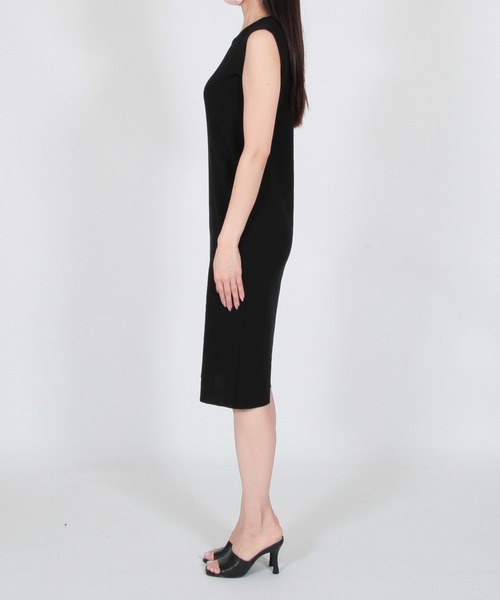 Julia Boutique（ジュリアブティック）の「ミディアム丈・ストレートノースリーブニットワンピース/23060（ワンピース・レディース・グレイッシュベージュ/ブラック/ネイビー・MEDIUM）」の12枚目の写真