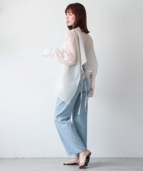 archives(アルシーヴ)の「バックタックシアーシャツ(シャツ/ブラウス・レディース・ブラック/アイボリー/シルバーグレー/オレンジ/モカ・MEDIUM)」の13枚目の写真