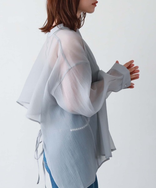 archives(アルシーヴ)の「バックタックシアーシャツ(シャツ/ブラウス・レディース・ブラック/アイボリー/シルバーグレー/オレンジ/モカ・MEDIUM)」の16枚目の写真